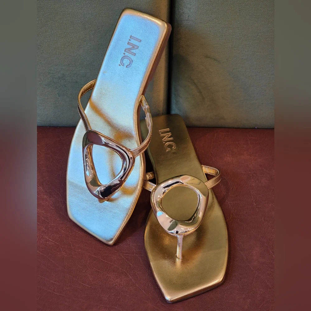 INC International Concepts Women's Yadira Open-Toe Flat Gold Sandals Size 7.5